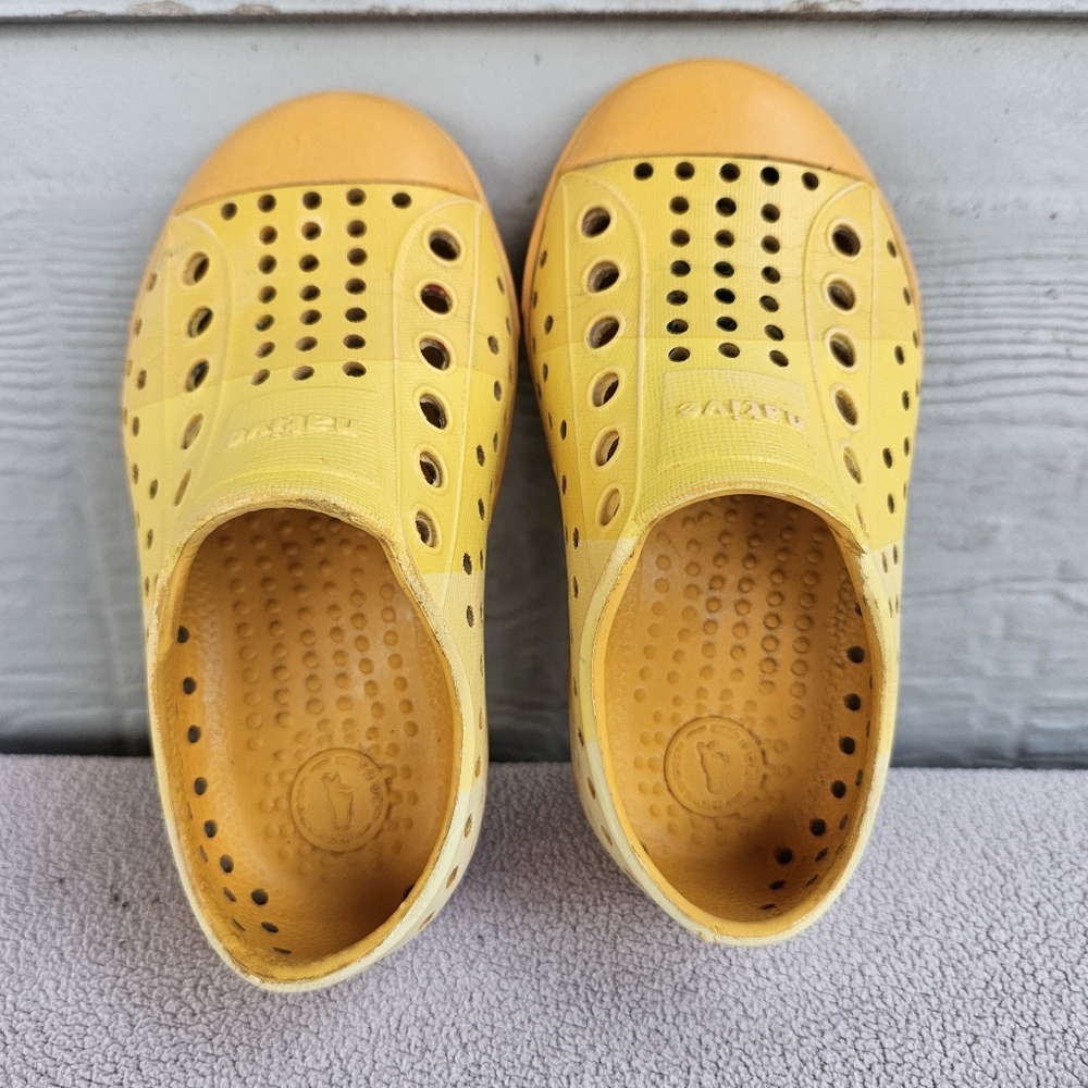 Native Jefferson Toddler SZ C6 Yellow Crayola Slip-On Water Shoes Unisex - Picture 8 of 12